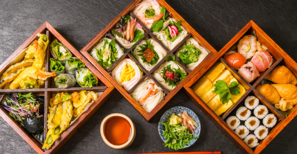 5 Types of cuisines and their famous plates.
